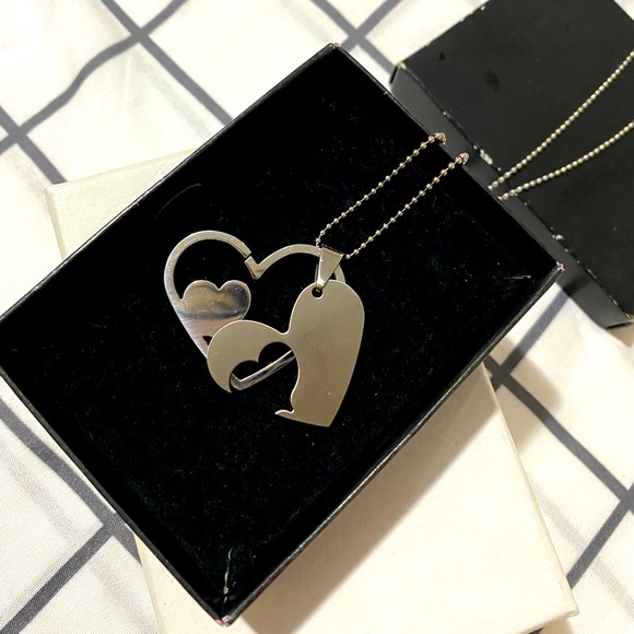 Heart pendant necklace - Picture 2 of 2